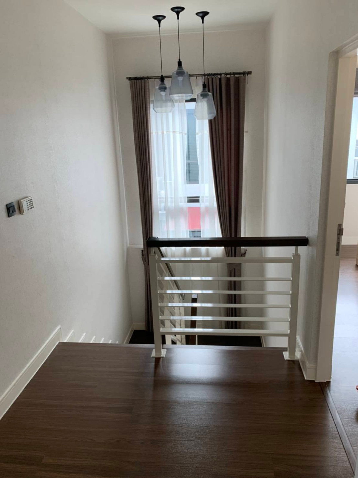 For RentHousePattanakan, Srinakarin : P-2826 Corner house, private, ready to move in, Setthasiri Krungthep Kreetha, near Rama 9 Expressway and APL Hua Mak BTS.