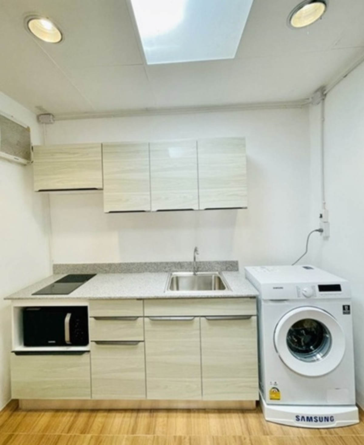 Luxurious 3-story townhouse for rent Lotus Sukumvit105 650m. BTS Bearing 1.3km. newly renovated lux Loading...