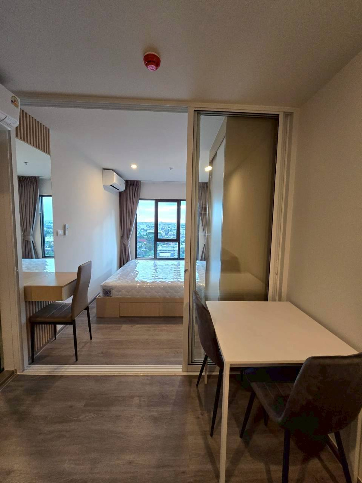 Condo for rent: Regent Home Wutthakat, minimalist room, beautiful view, ready to move in, building 🅰️ 21st floor, size 26 sq m., south side, good wind, not hot 🏠 For Rent: Regent Home Wutthakat Condominium-Building 🅰️,21st Floor. Loading...