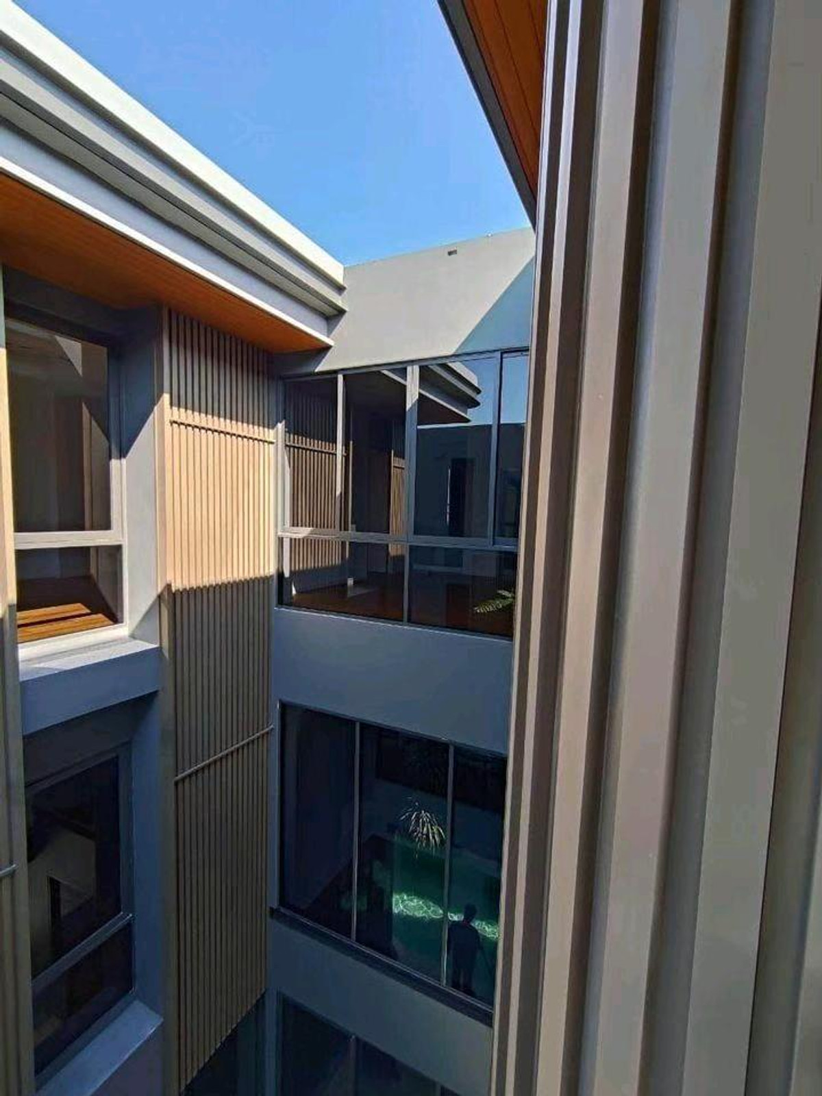 ให้เช่าบ้านพระราม 9 เพชรบุรีตัดใหม่ RCA : 📌For RENT เช่า | BuGaan Rama 9 - Meng jai - 4BR (552 sqm) 500,000 🔥Super Hotdeal🔥 370,000 THB