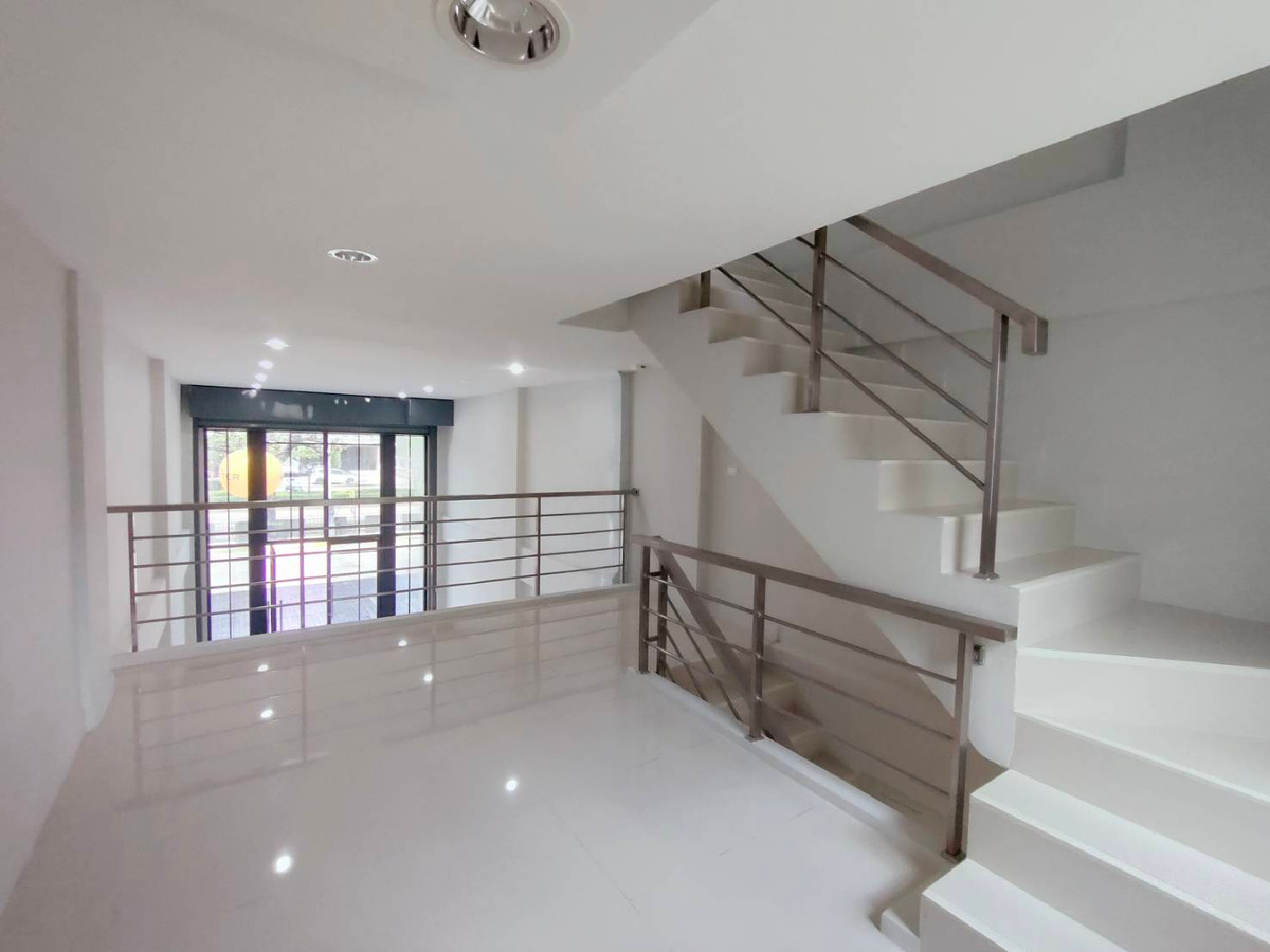 For RentShop HouseOnnut, Udomsuk : Commercial building for rent, THE MASTER project @ BTS ONNUT – PATTANAKARN (ST-02)