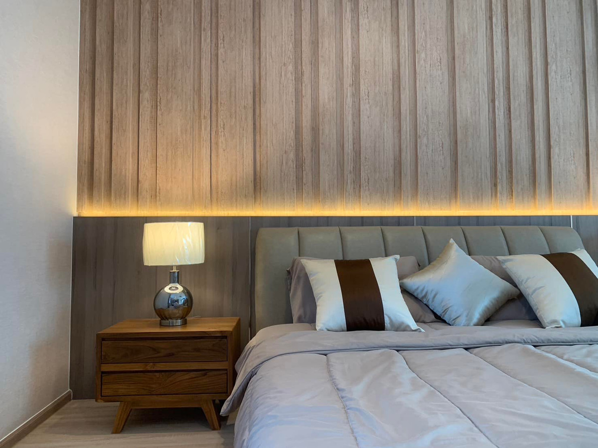 For RentHousePattanakan, Srinakarin : For rent, luxury detached house, Nirvana Absolute Krungthep Kreetha project, size 85 square wah, 4 bedrooms, with furniture, Thap Chang Subdistrict, Saphan Sung District, Bangkok.