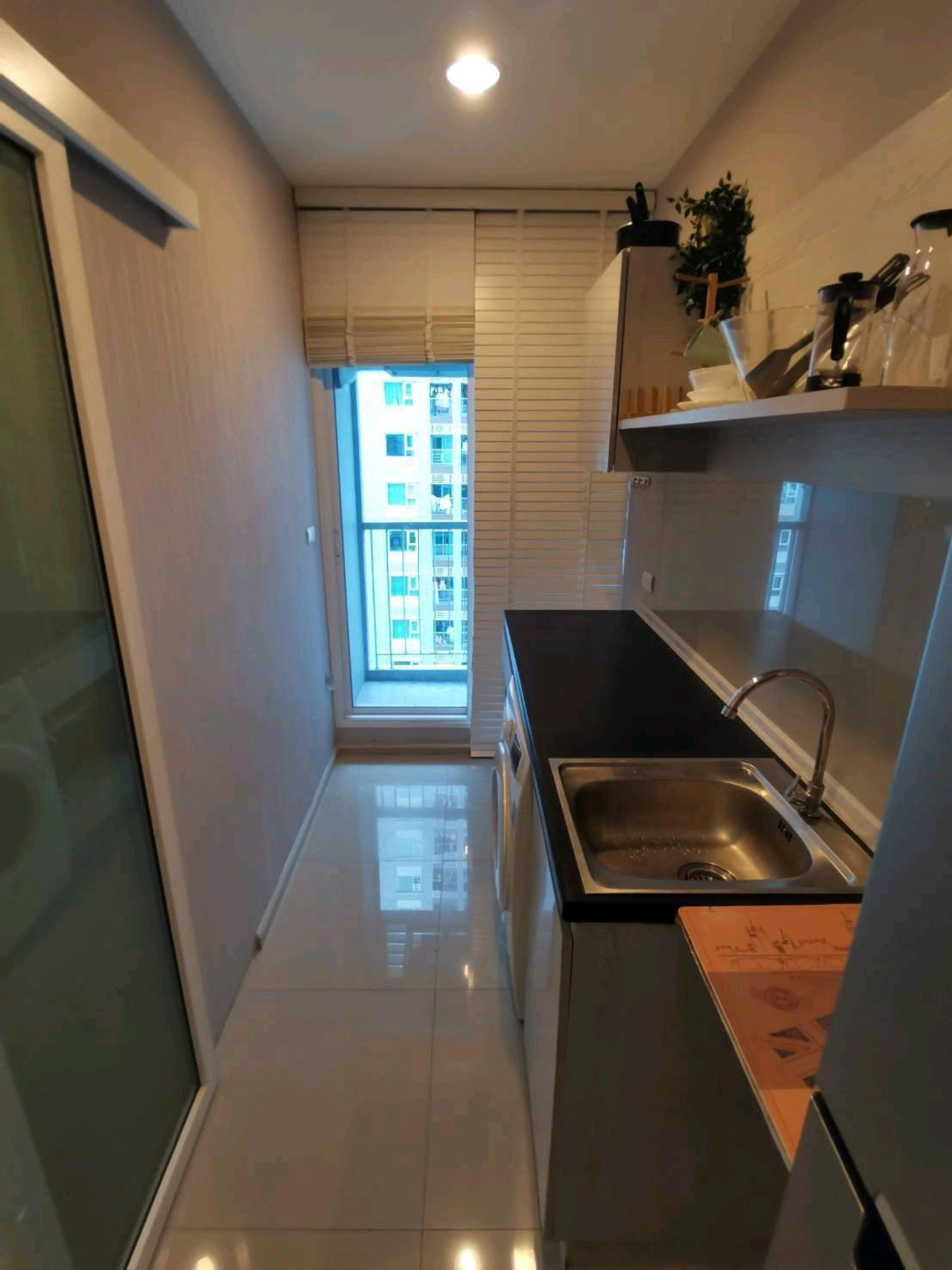 🥰 Condo for rent Aspire Erawan 🏢 next to BTS Erawan 🚆 beautiful room, very good view, complete with furniture and electrical appliances. Loading...