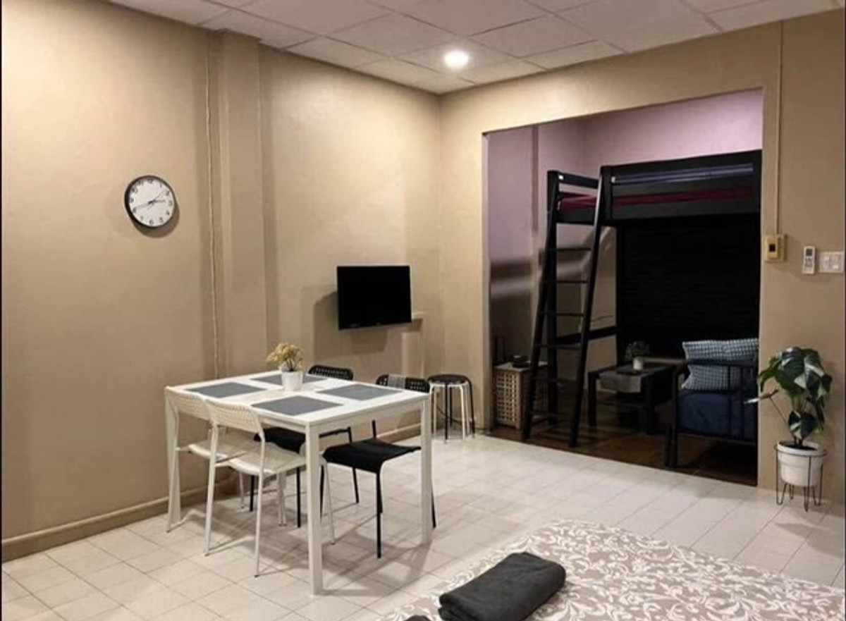 ซอยลาซาล 20-26 แบริ่ง 10-16 5A/C BTSแบริ่ง 1.2 กม. พร้อมเข้าอยู่ ให้เช่าทาวน์เฮ้าส์สุดหรู 3.5ชั้น มีดาดฟ้า รีโนเวทใหม่ Loading...