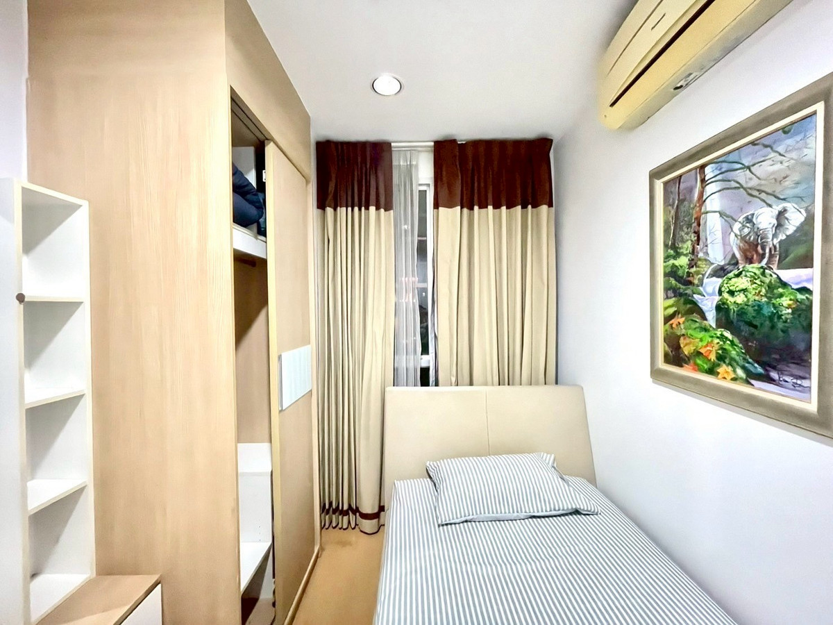 For SaleCondoRatchadapisek, Huaikwang, Suttisan : 2 bedrooms, 2 bathrooms, looking down, next to Huai Khwang MRT! ☄️Life@Ratchada-Huai Khwang, size 55 sq m, only 5.XX million ☄️ Very good value, can make an appointment to view 📞081-152-6154 Ya (Agent), location in the heart of a non-sleeping area.