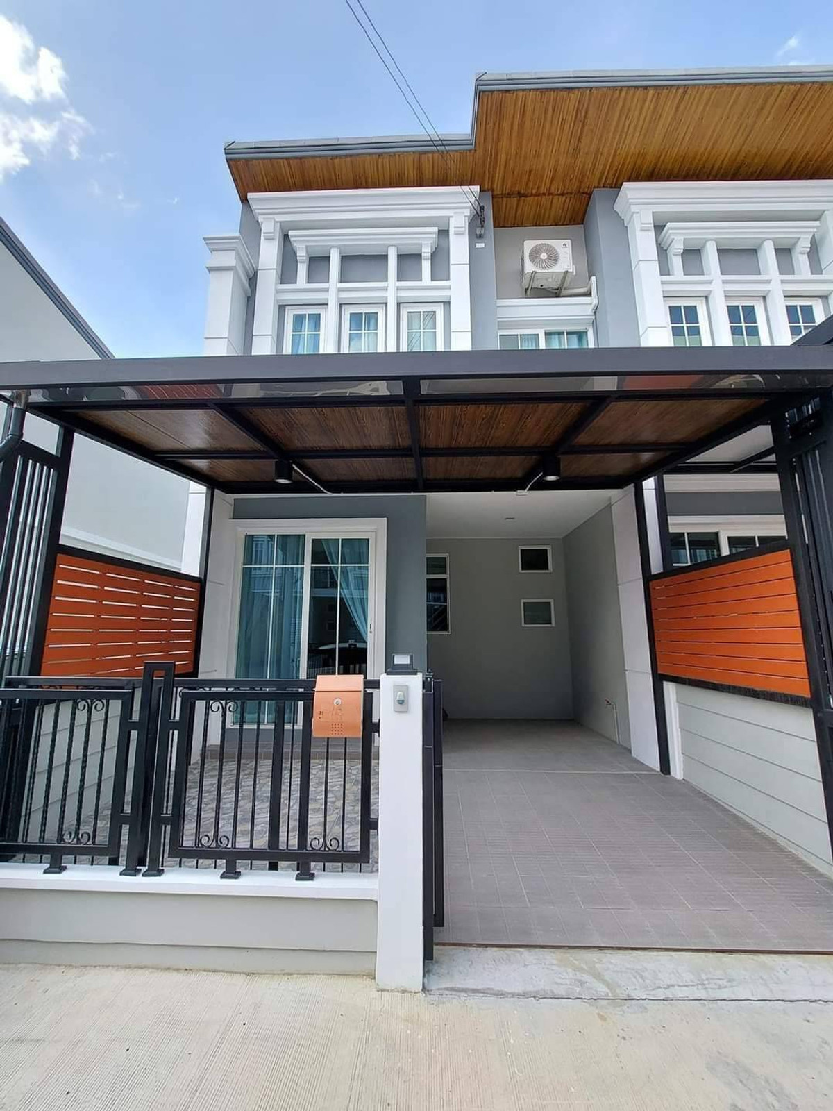 For RentTownhomePinklao, Charansanitwong : For rent: Townhome Golden Town Siriraj-Ratchaphruek