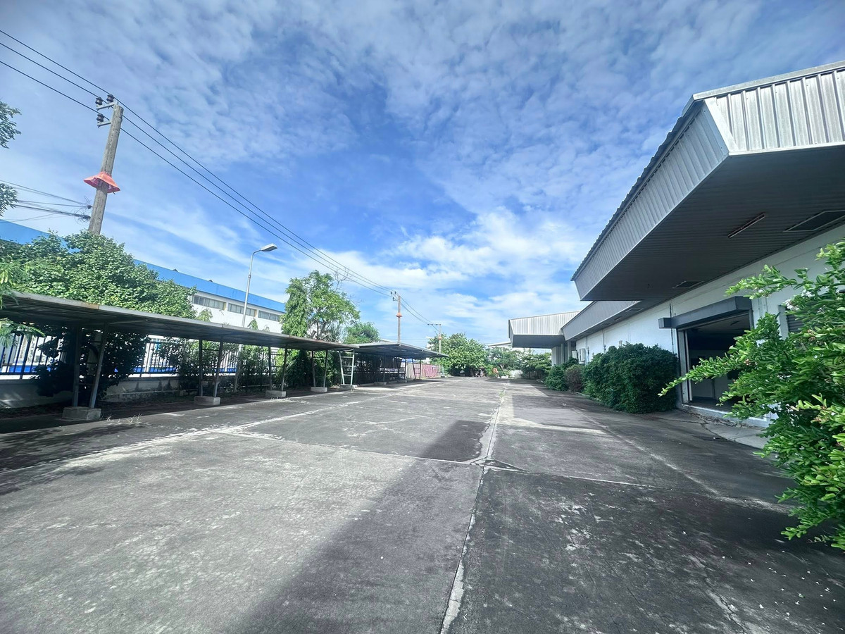 ขาย 🏭 โรงงาน โกดัง สำนักงาน 3 ชั้น 📐️ เนื้อที่ 4 ไร่ 90 ตรว พื้นที่ใช้สอย 6,528 ตรม 🟪 ผังม่วง 🎖 มี รง ⛳ลาดกระบัง Loading...