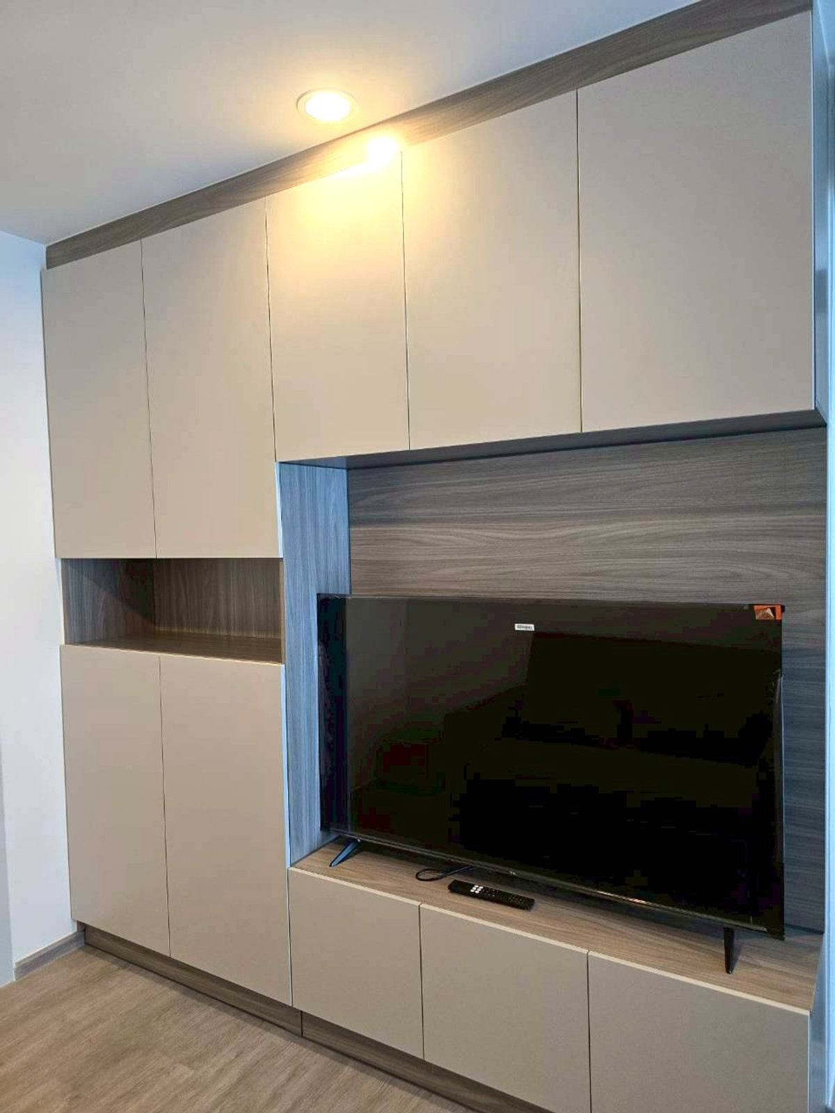 For Rent: Regent Home Wuttakat Condominium-Building 🅰️,33rd Floor. Loading...