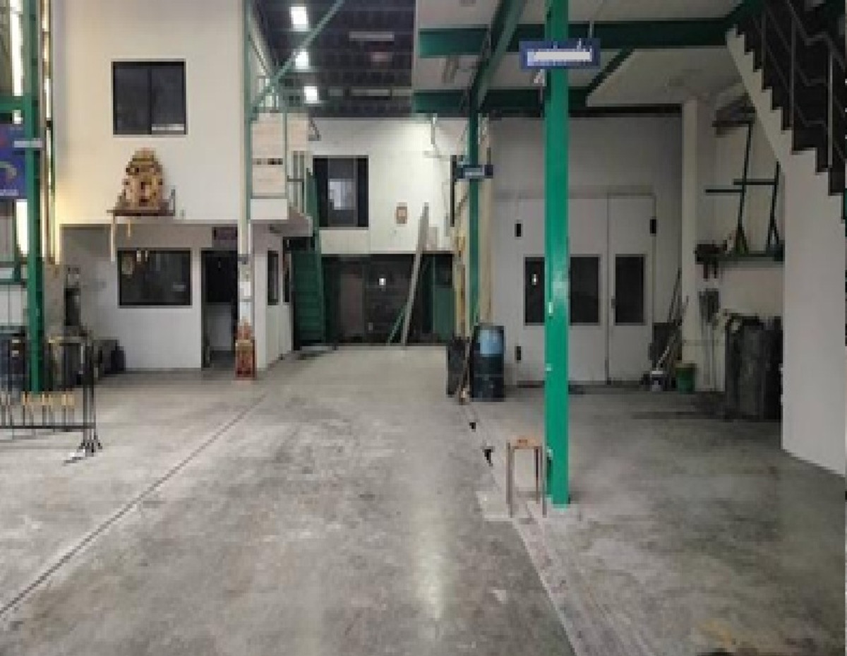 For Rent ให้เช่าอู่ซ่อมรถ / ให้เช่าโกดัง / ทำเล ย่านคลองสาน วงเวียนใหญ่ / อยู่บนถนนอิสรภาพ ใกล้สี่แยกบ้านแขก / พื้นที่ดิน 126 ตารางวา / พื้นที่ใช้สอย 504 ตารางเมตร / ทำเลดีมาก  Loading...