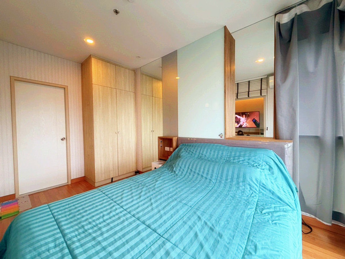 ให้เช่าห้องมุมราคาถูก!! ลุมพินี พาร์ค วิภาวดี – จตุจักร  ชั้น 9 ขนาด 29.29 ตร.ม. แต่งครบ ทีวี 60นิ้ว มีเครื่องฟอกอากาศ ไม่เคยปล่อยเช่ามาก่อน หิ้วกระเป๋าเข้าอยู่ได้เลย Loading...