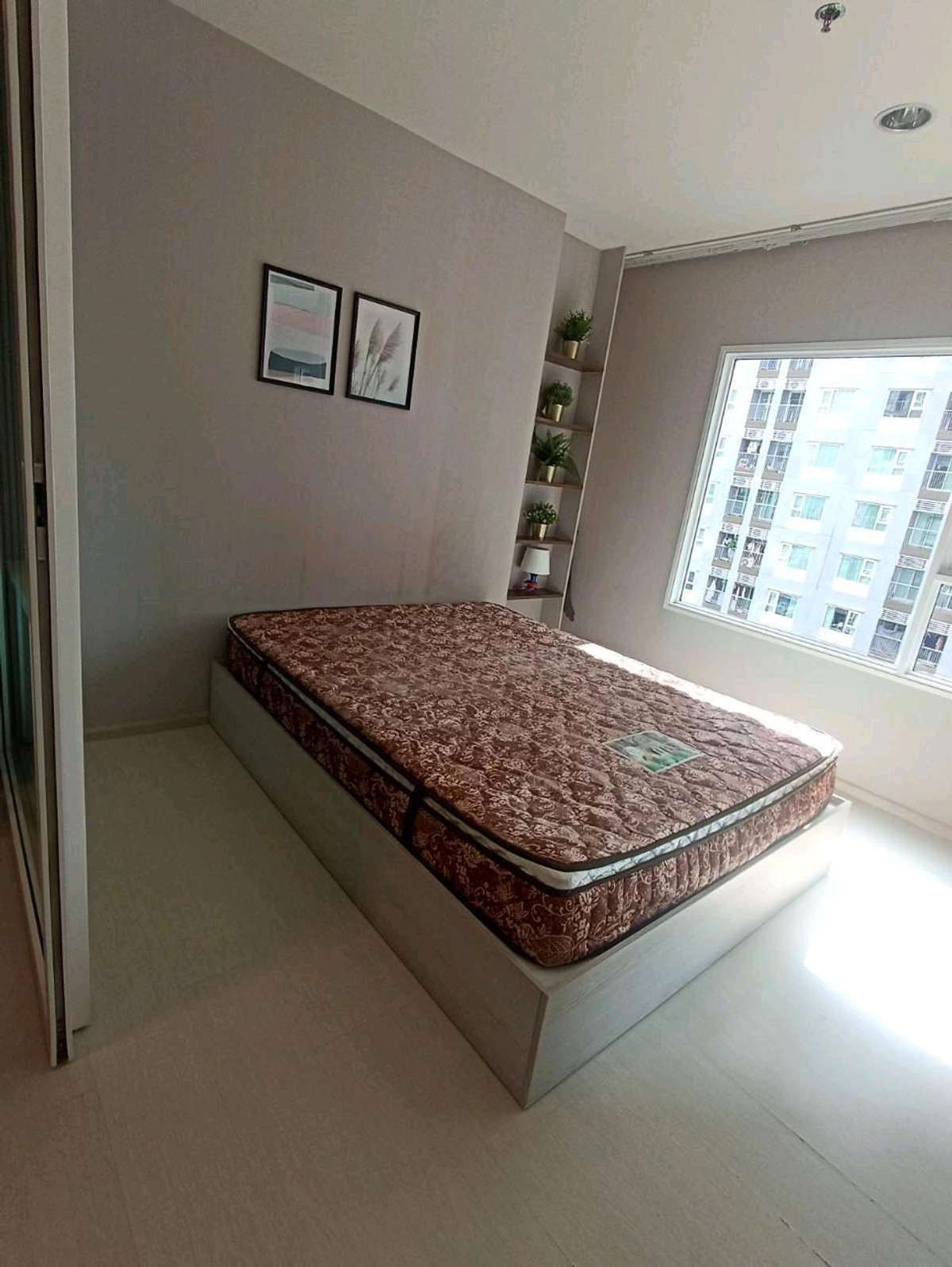 For RentCondoSamut Prakan,Samrong : 🥰 Condo for rent Aspire Erawan 🏢 next to BTS Erawan 🚆 beautiful room, very good view, complete with furniture and electrical appliances.