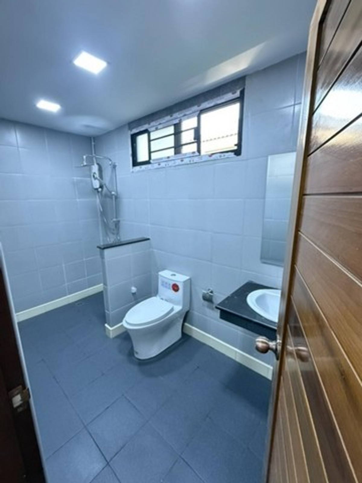 Code C6929, 2-story detached house for rent, Soi Social Work, Lat Phrao Road, near Central Eastville. Loading...