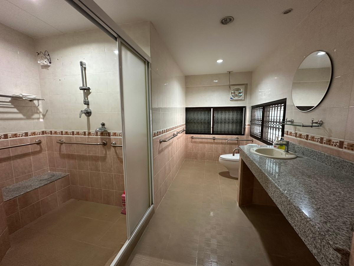 ขายบ้านสุขุมวิท อโศก ทองหล่อ : 🏡 บ้านเดี่ยว - แปลงมุมสุดพิเศษ บนทำเลสุขุมวิท 64 – ใกล้ BTS และทางด่วน |  🏡 2-Storey Corner Residence @ Golden Location - Sukhumvit 64