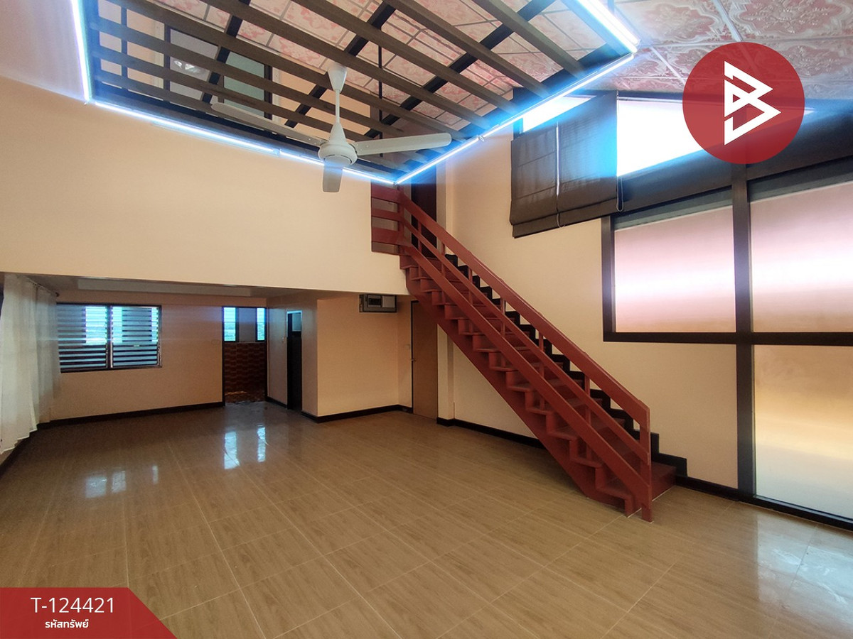 Single house for sale Ladaporn Village, Phutthamonthon Sai 5, Sam Phran, Nakhon Pathom, next to Borommaratchachonnani Road. Loading...