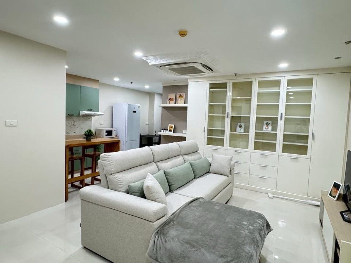 ให้เช่าคอนโดสุขุมวิท อโศก ทองหล่อ : (For Rent) Sukhumvit Living Town 2 Bedroom