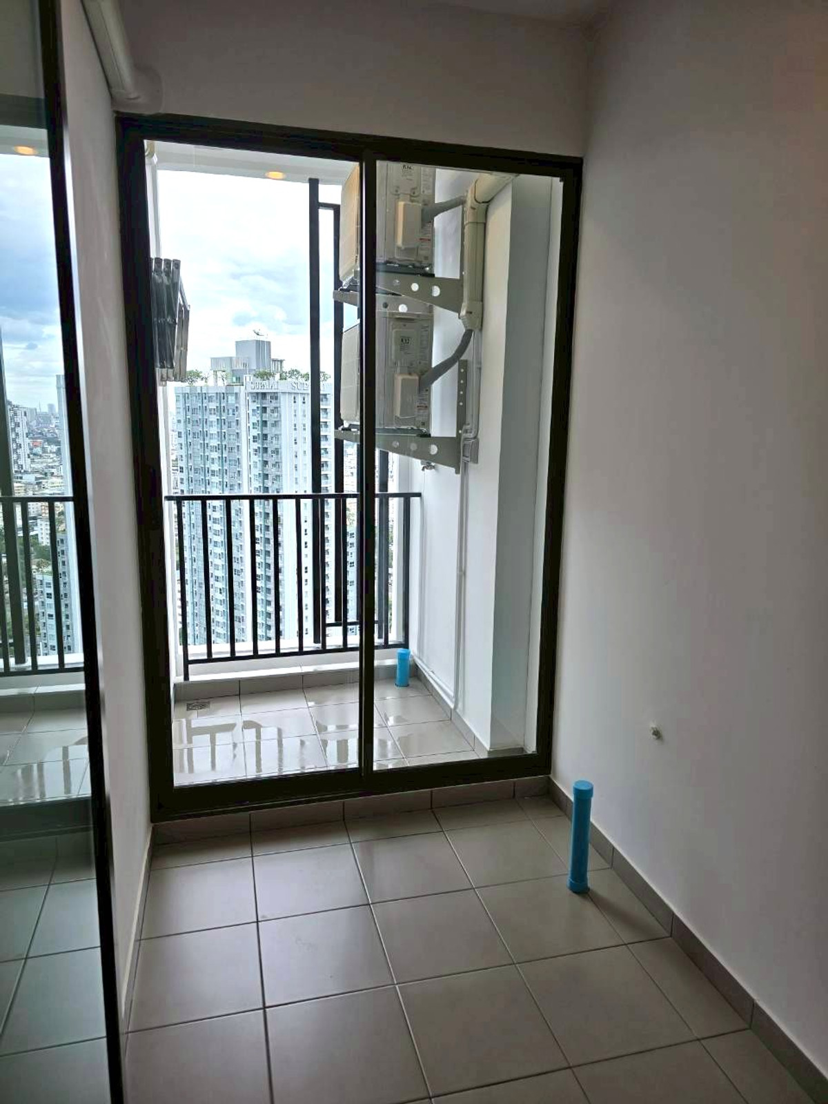 📢 Empty room for rent Regent Home Wuttakat Condo, building 🅰️ 32nd floor, size 26 sq m., high floor, city view east 🌞 For Rent: Regent Home Wuttakat Condominium-Building 🅰️,32ndFloor. Loading...