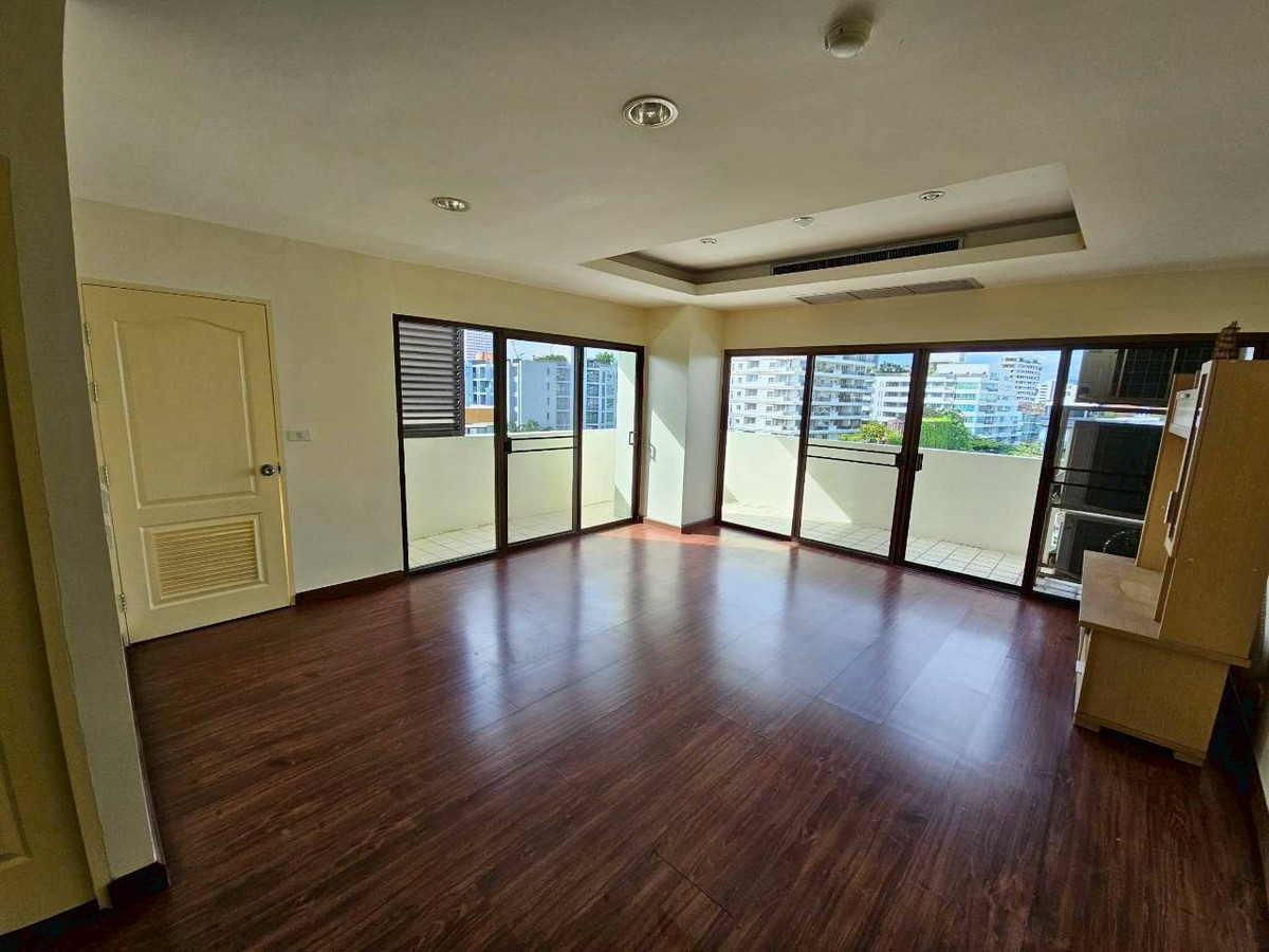 ให้เช่าคอนโดสุขุมวิท อโศก ทองหล่อ : ปล่อยเช่าคอนโด พรีเมียร์ ทองหล่อ ชั้น 6 ใกล้ บีทีเอส พร้อมพงษ์