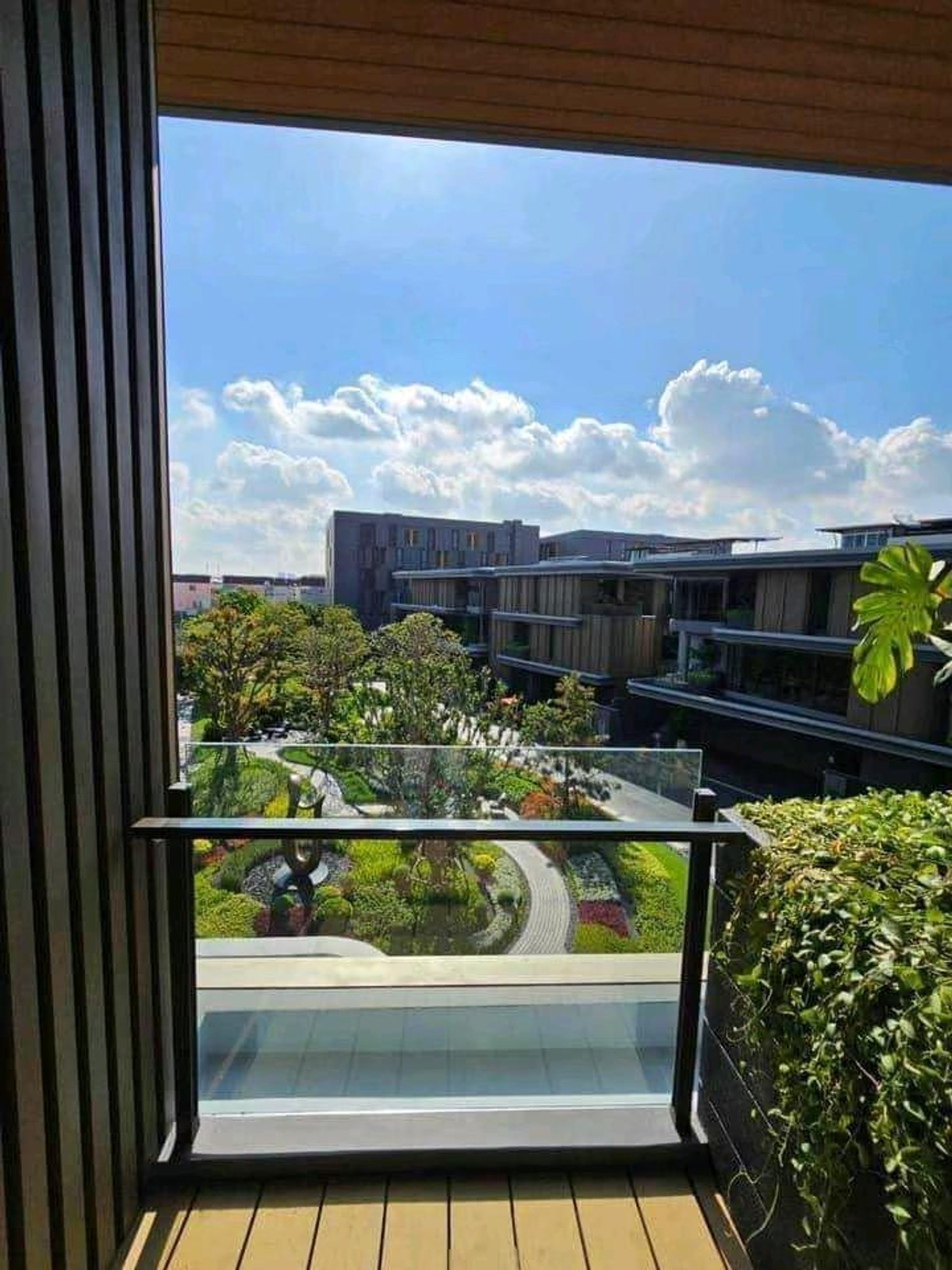 ให้เช่าบ้านพระราม 9 เพชรบุรีตัดใหม่ RCA : 📌For RENT เช่า | BuGaan Rama 9 - Meng jai - 4BR (552 sqm) 500,000 🔥Super Hotdeal🔥 370,000 THB