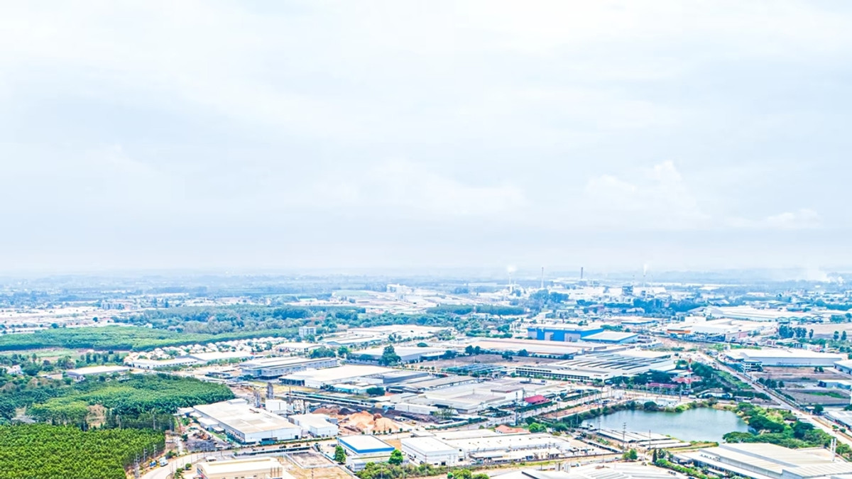 Hotel for sale in a prime location near the 304 Industrial Estate, Prachinburi, Thailand. Loading...