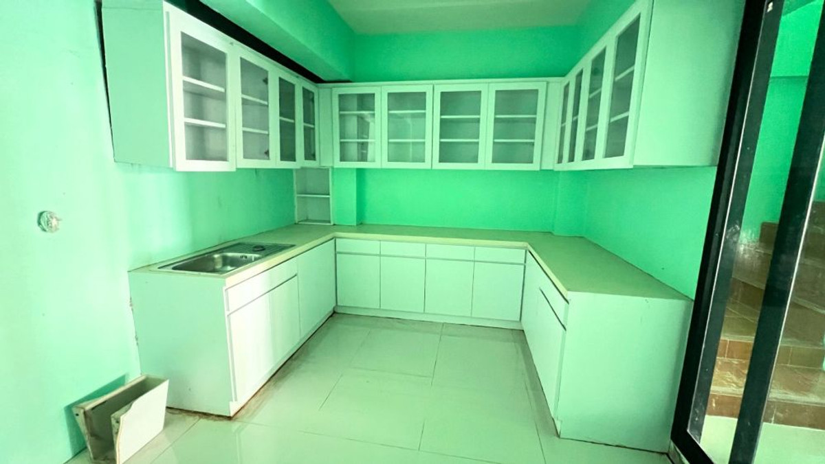 ขายอาคารพาณิชย์ระยอง : ขายอาคารพาณิชย์ 3 ชั้นครึ่ง ติดถนนสุขุมวิท บ้านฉาง ระยอง