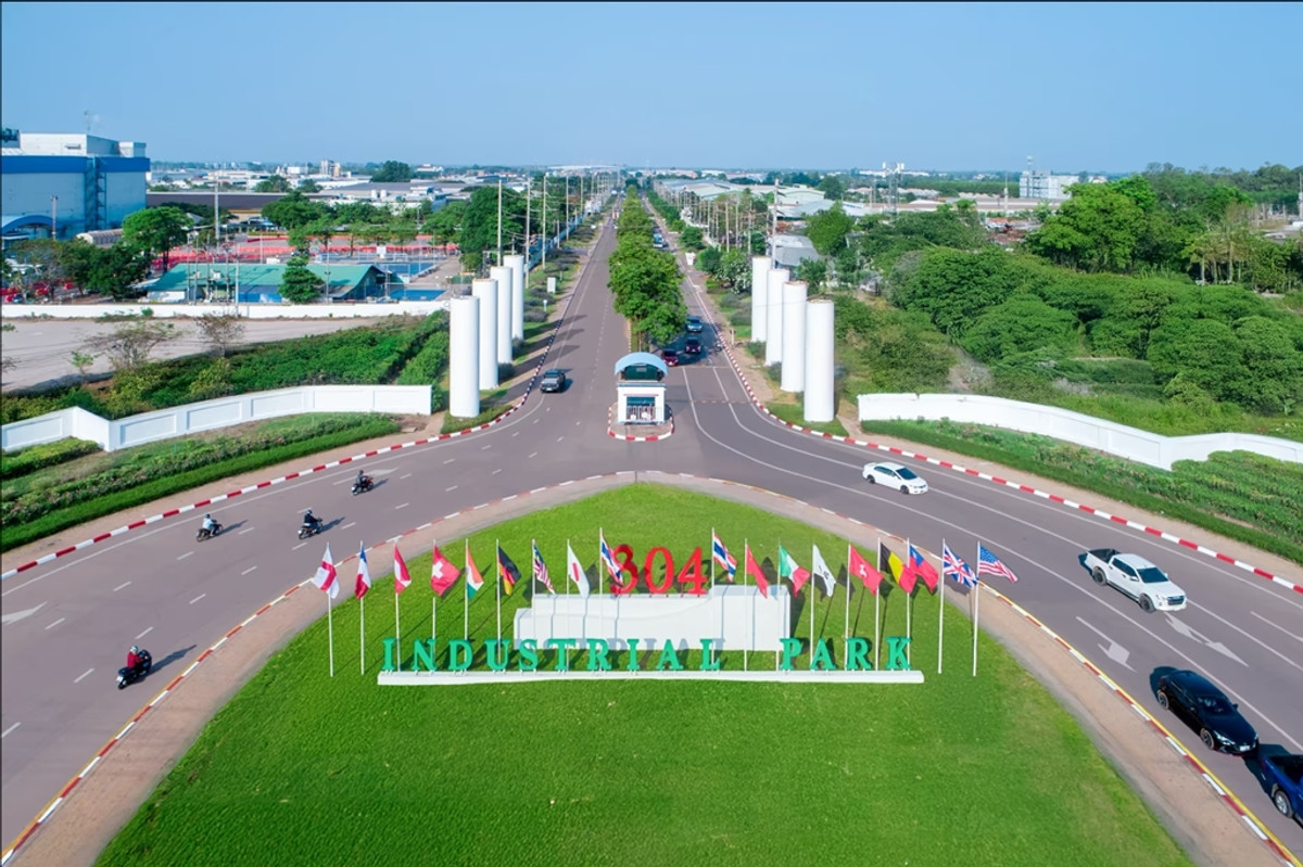 Hotel for sale in a prime location near the 304 Industrial Estate, Prachinburi, Thailand. Loading...