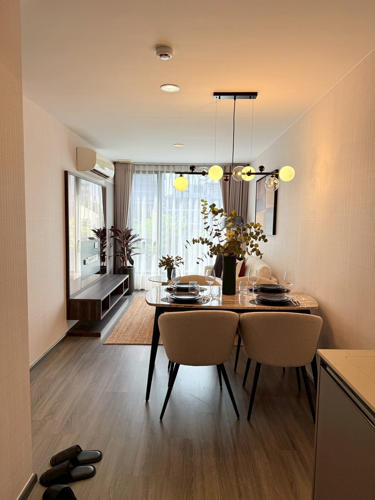 For RentCondoSukhumvit, Asoke, Thonglor : Sample room, new, wide room Never rented out, Ekkamai location, Thonglor, 2 bedrooms.