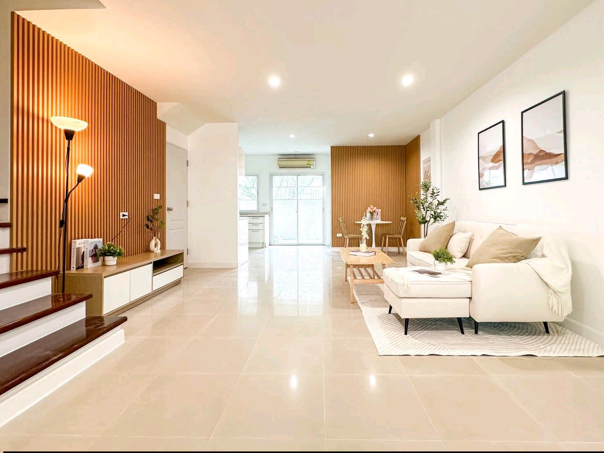 ขายทาวน์โฮมพัฒนาการ ศรีนครินทร์ : 68 10 340
ขาย หมู่บ้าน เดอ สยาม สวนหลวง ร.9 