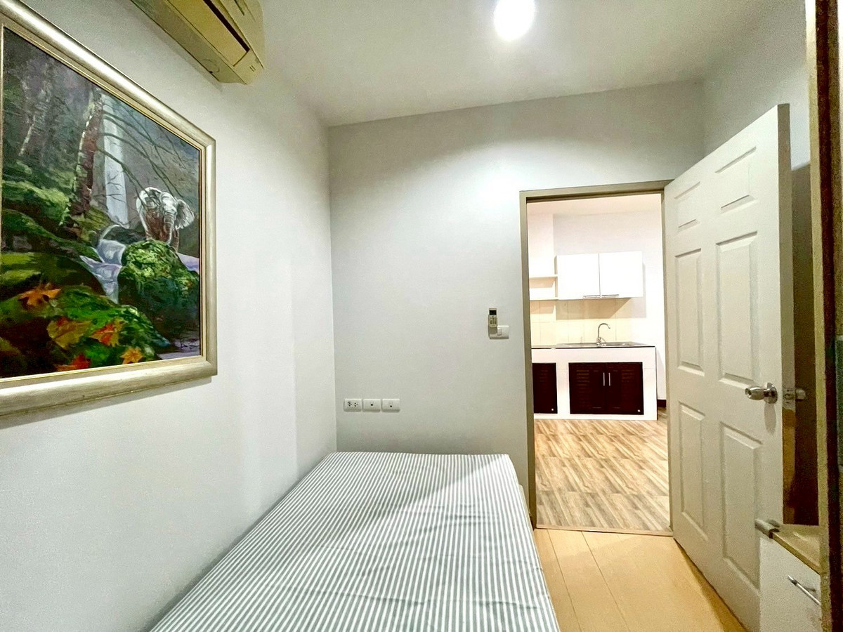For SaleCondoRatchadapisek, Huaikwang, Suttisan : 2 bedrooms, 2 bathrooms, looking down, next to Huai Khwang MRT! ☄️Life@Ratchada-Huai Khwang, size 55 sq m, only 5.XX million ☄️ Very good value, can make an appointment to view 📞081-152-6154 Ya (Agent), location in the heart of a non-sleeping area.