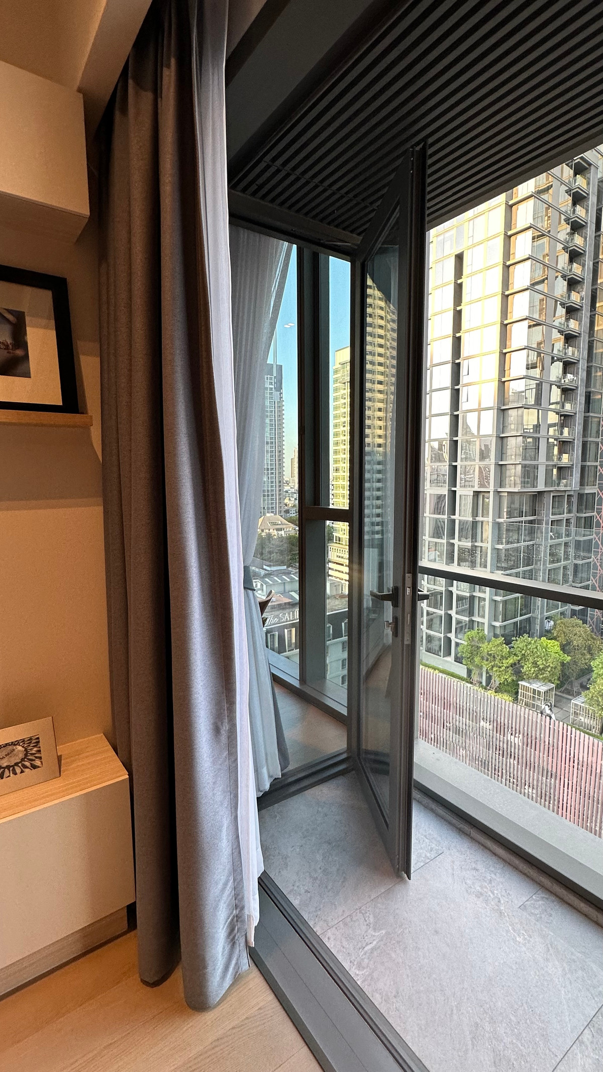 ขายคอนโดสุขุมวิท อโศก ทองหล่อ : 🔥ขายด่วน🔥เดอะ สแตรนด์ ทองหล่อ ห้องสวย ตกแต่งหรู เฟอร์นิเจอร์ครบพร้อมเข้าอยู่ ใกล้ BTS ทองหล่อ