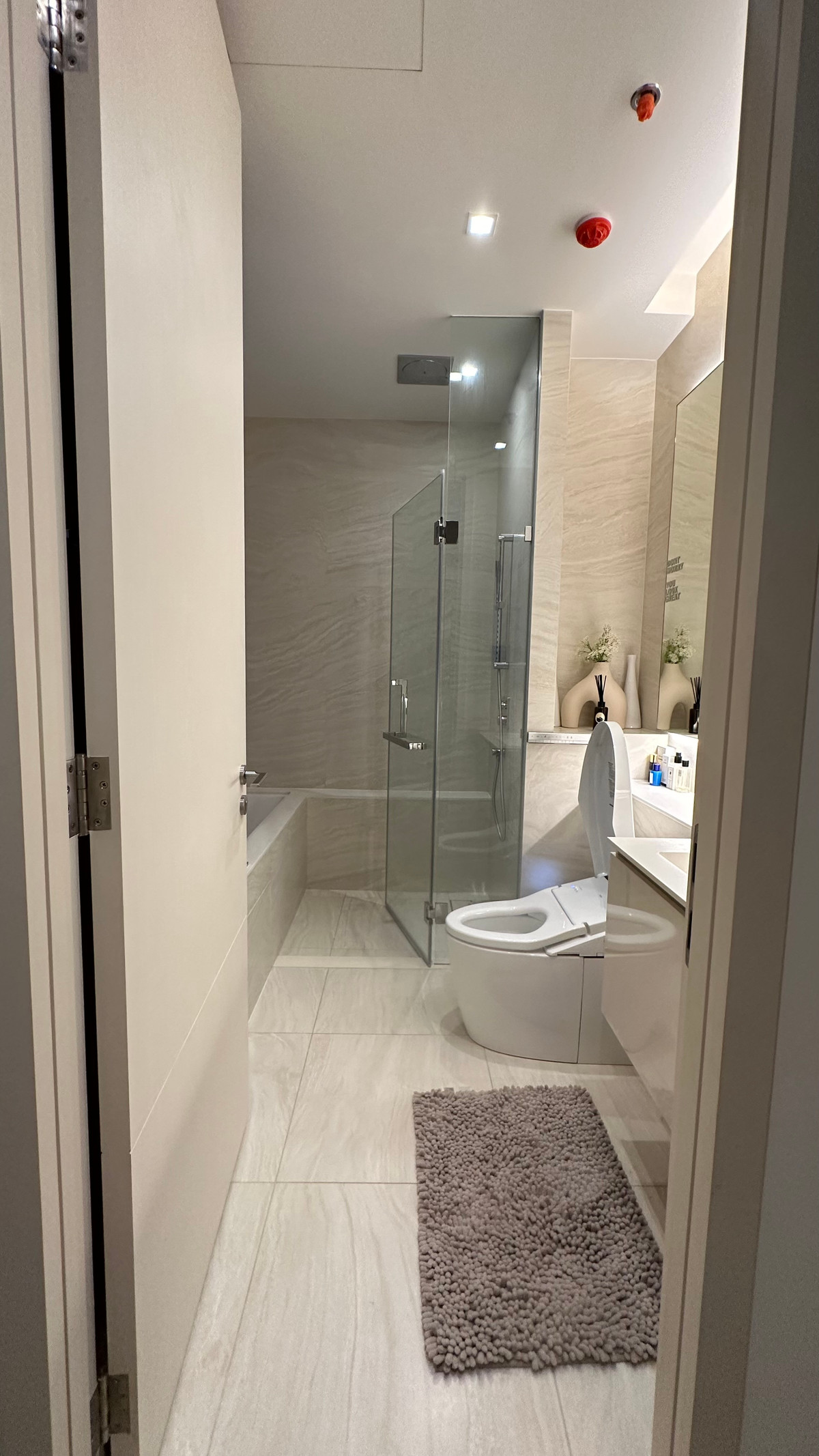 ขายคอนโดสุขุมวิท อโศก ทองหล่อ : 🔥ขายด่วน🔥เดอะ สแตรนด์ ทองหล่อ ห้องสวย ตกแต่งหรู เฟอร์นิเจอร์ครบพร้อมเข้าอยู่ ใกล้ BTS ทองหล่อ