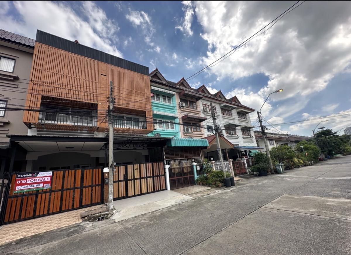 ขายทาวน์โฮมวิภาวดี ดอนเมือง หลักสี่ : ขายทาวน์เฮ้าส์/ทาวน์โฮม  อมรพันธ์ 12 หน้ากว้าง รีโนเวทใหม่ อนุสาวรีย์ เขต บางเขน กรุงเทพ CX-134393