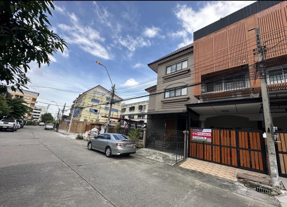 ขายทาวน์โฮมวิภาวดี ดอนเมือง หลักสี่ : ขายทาวน์เฮ้าส์/ทาวน์โฮม  อมรพันธ์ 12 หน้ากว้าง รีโนเวทใหม่ อนุสาวรีย์ เขต บางเขน กรุงเทพ CX-134393