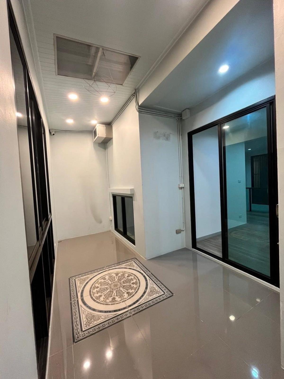 ขายทาวน์โฮมพระราม 2 บางขุนเทียน : ขายทาวน์เฮ้าส์/ทาวน์โฮม  อนินทาวน์ เทียนทะเล 7 แสมดำ เขต บางขุนเทียน กรุงเทพ CX-135308