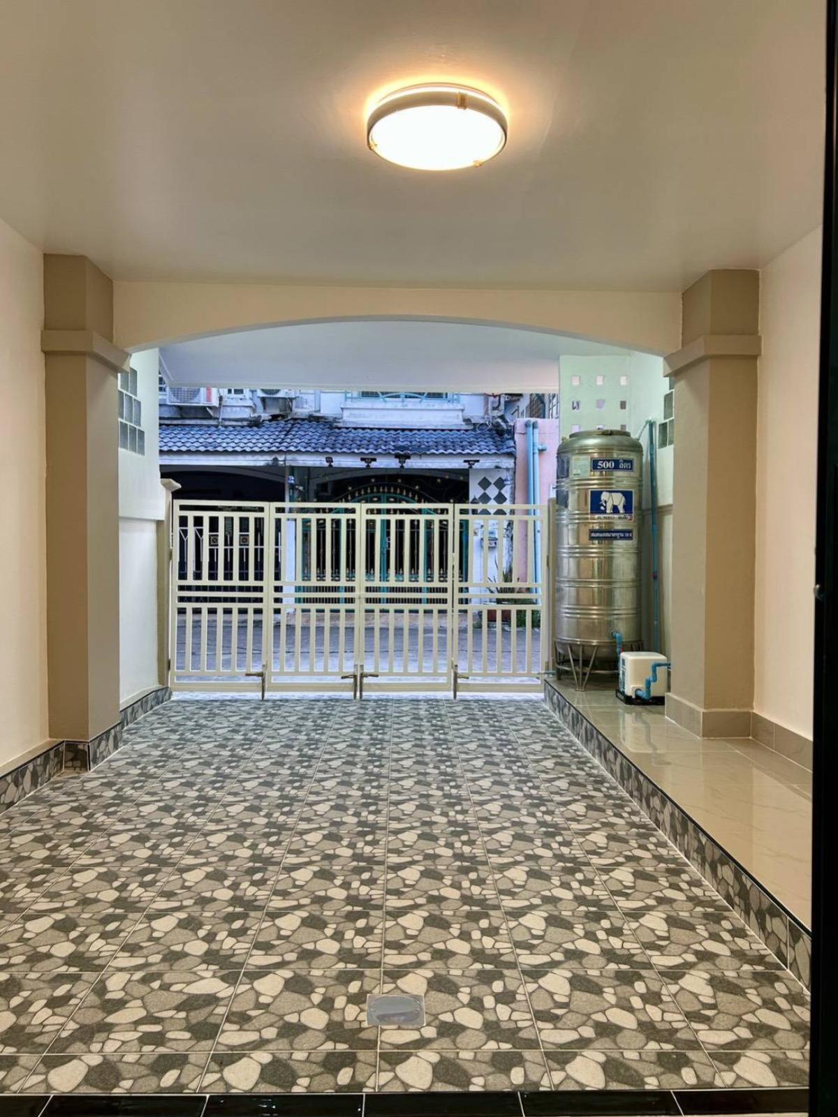 ขายทาวน์โฮมนนทบุรี บางใหญ่ บางบัวทอง : ขายทาวน์เฮ้าส์/ทาวน์โฮม  บ้านมนวดี บางคูรัด บางบัวทอง นนทบุรี CX-135303