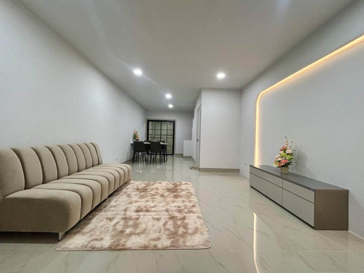 ขายทาวน์โฮมนนทบุรี บางใหญ่ บางบัวทอง : ขายทาวน์เฮ้าส์/ทาวน์โฮม  บ้านมนวดี บางคูรัด บางบัวทอง นนทบุรี CX-135303