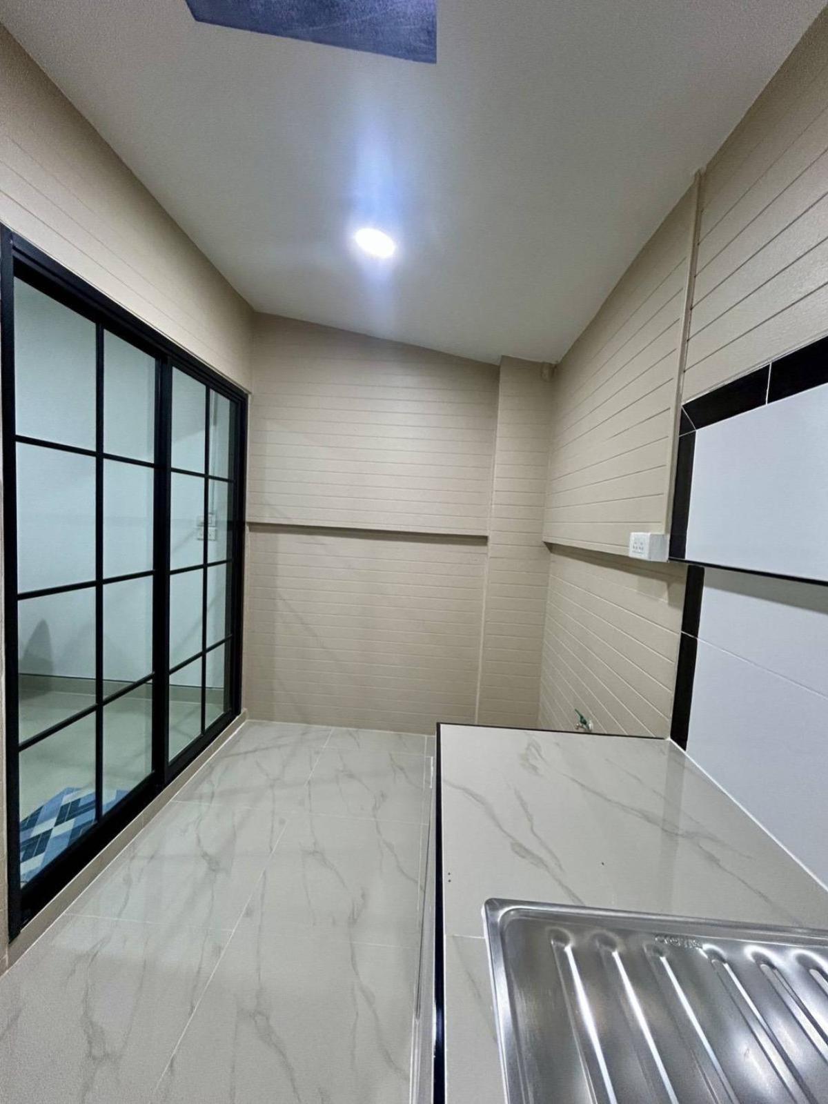 ขายทาวน์โฮมนนทบุรี บางใหญ่ บางบัวทอง : ขายทาวน์เฮ้าส์/ทาวน์โฮม  บ้านมนวดี บางคูรัด บางบัวทอง นนทบุรี CX-135303