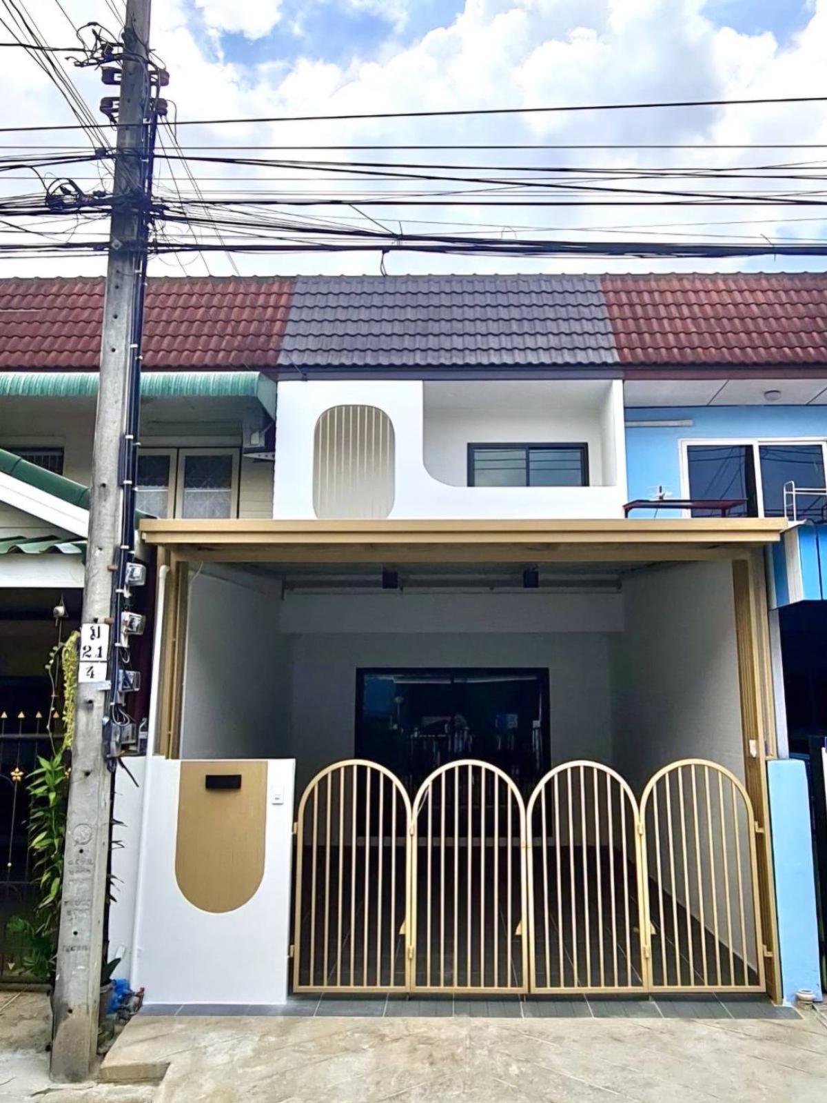 ขายทาวน์โฮมนวมินทร์ รามอินทรา : ขายทาวน์เฮ้าส์/ทาวน์โฮม  มโนรมย์ 2 รีโนเวทใหม่ สามวาตะวันตก เขต คลองสามวา กรุงเทพ CX-131416