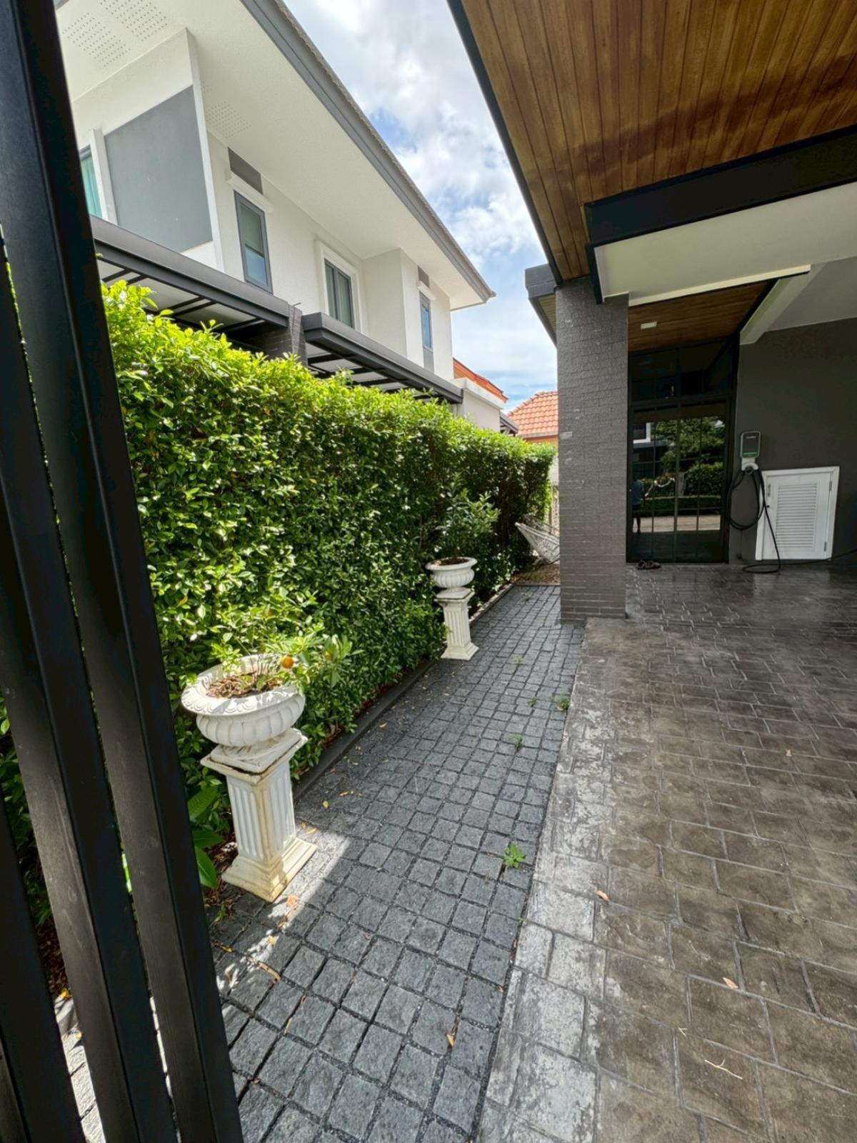 For SaleHouseBangna, Bearing, Lasalle : For Sale House , Grand Britania Bangna Km.12 , Bang Phli Yai , Bang Phli , Samut Prakarn , CX-132499