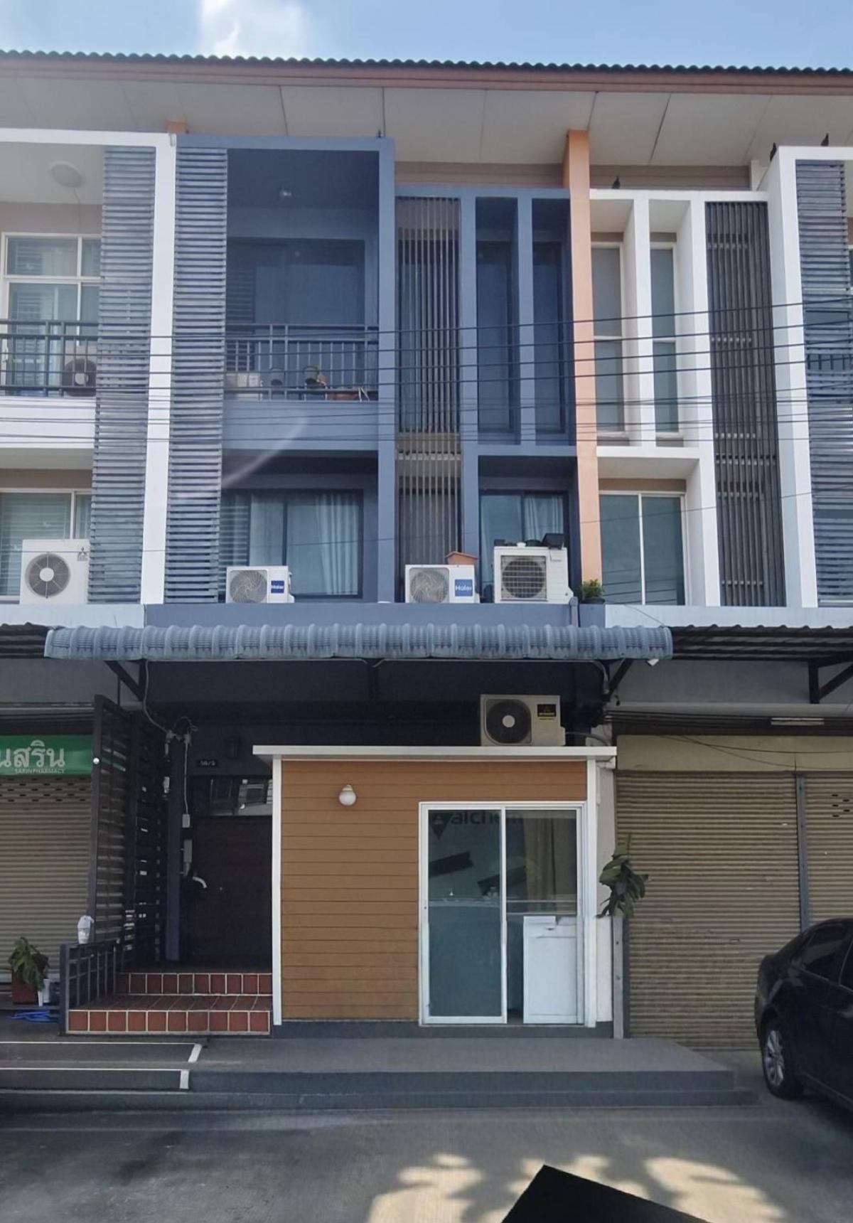 For SaleShop HousePathum Thani,Rangsit, Thammasat : For Sale Commercial Building , I Leaf Town Lumlukka Klong 3 , Lat Sawai , Lam Luk Ka , Pathum Thani , CX-135326