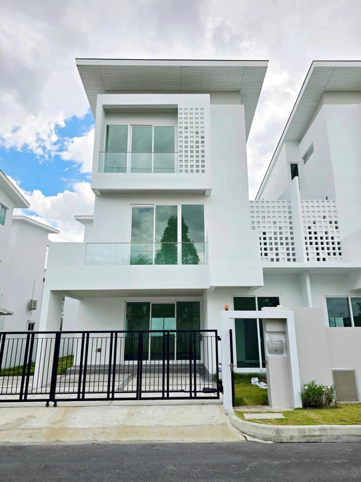 For SaleHouseKaset Nawamin,Ladplakao : For Sale House , Nirvana Absolute Ekkamai - Ramintra , Saphan Sung , Lat Phrao , Bangkok , CX-135116