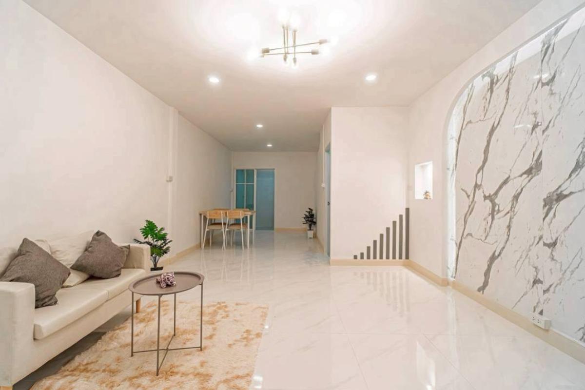 ขายทาวน์โฮมนนทบุรี บางใหญ่ บางบัวทอง : ขายทาวน์เฮ้าส์/ทาวน์โฮม  บ้านมนวดี รีโนเวทใหม่ บางคูรัด บางบัวทอง นนทบุรี CX-135056