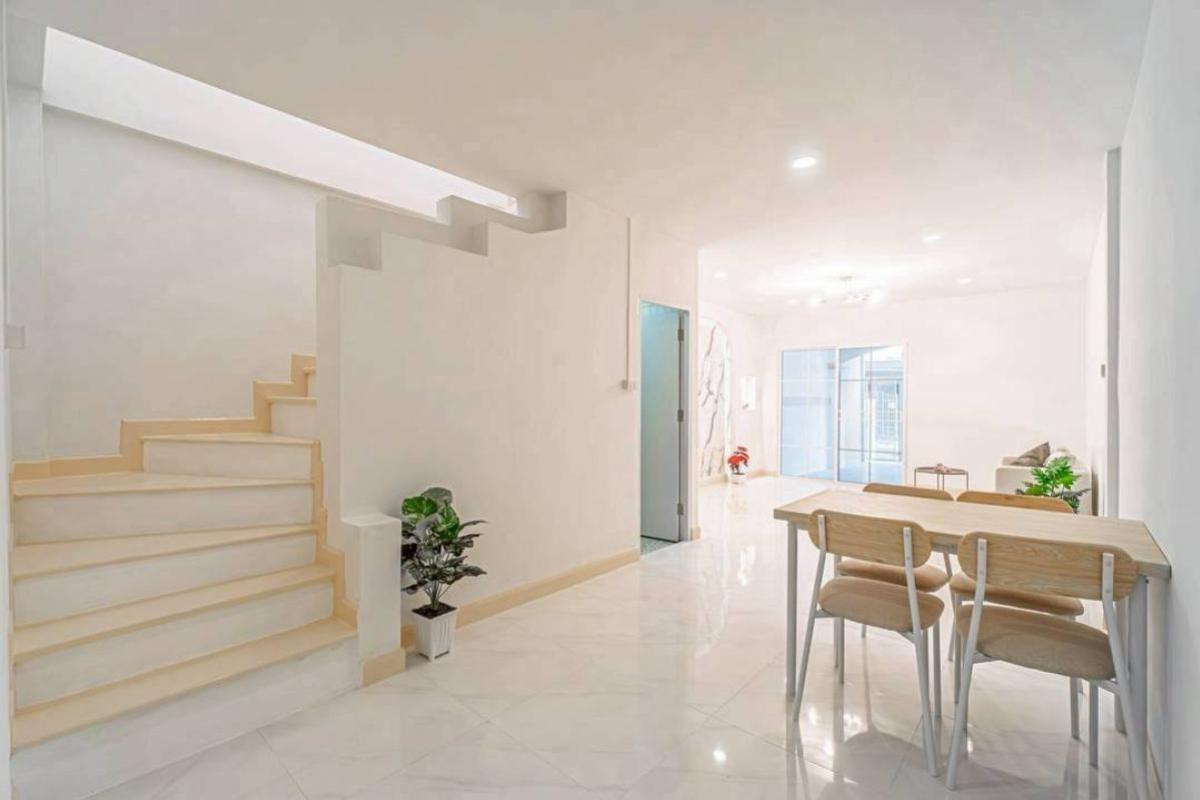 ขายทาวน์โฮมนนทบุรี บางใหญ่ บางบัวทอง : ขายทาวน์เฮ้าส์/ทาวน์โฮม  บ้านมนวดี รีโนเวทใหม่ บางคูรัด บางบัวทอง นนทบุรี CX-135056