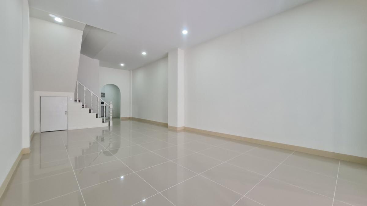 ขายทาวน์โฮมนนทบุรี บางใหญ่ บางบัวทอง : ขายทาวน์เฮ้าส์/ทาวน์โฮม  หมู่บ้านตะวันนา รีโนเวทใหม่ บางกระสอ เมืองนนทบุรี นนทบุรี CX-135059