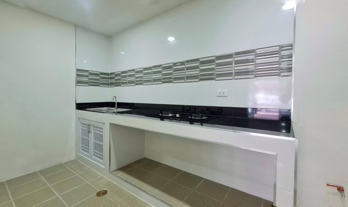 ขายทาวน์โฮมนนทบุรี บางใหญ่ บางบัวทอง : ขายทาวน์เฮ้าส์/ทาวน์โฮม  หมู่บ้านตะวันนา รีโนเวทใหม่ บางกระสอ เมืองนนทบุรี นนทบุรี CX-135059