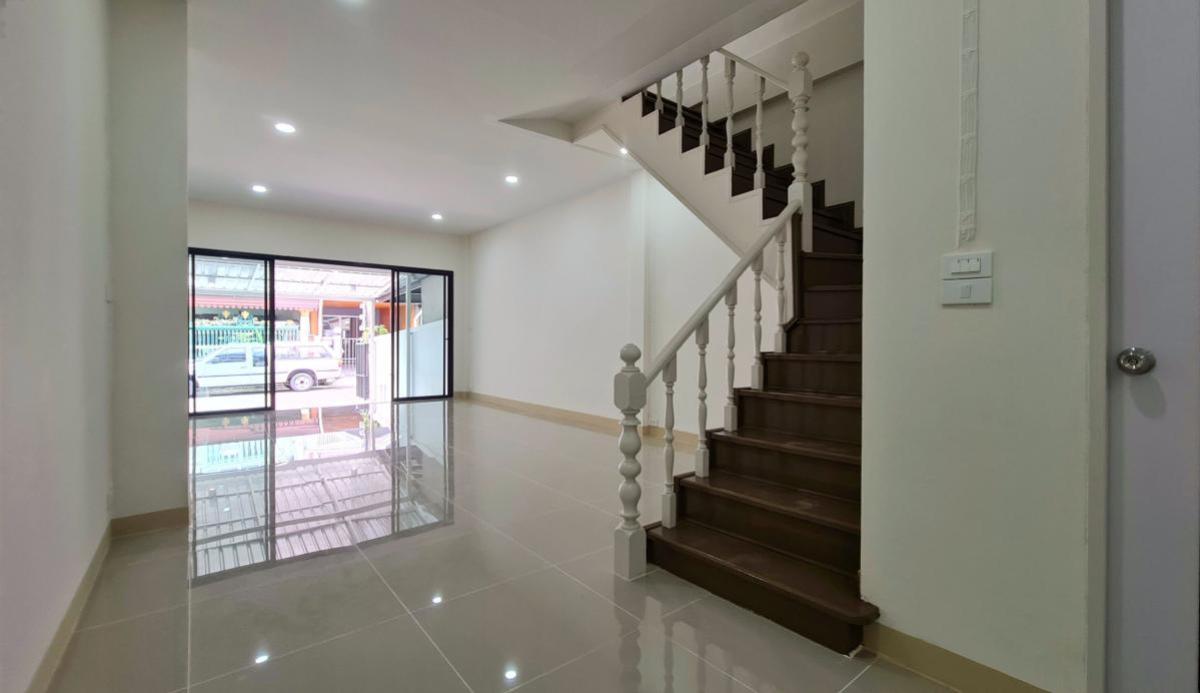 ขายทาวน์โฮมนนทบุรี บางใหญ่ บางบัวทอง : ขายทาวน์เฮ้าส์/ทาวน์โฮม  หมู่บ้านตะวันนา รีโนเวทใหม่ บางกระสอ เมืองนนทบุรี นนทบุรี CX-135059