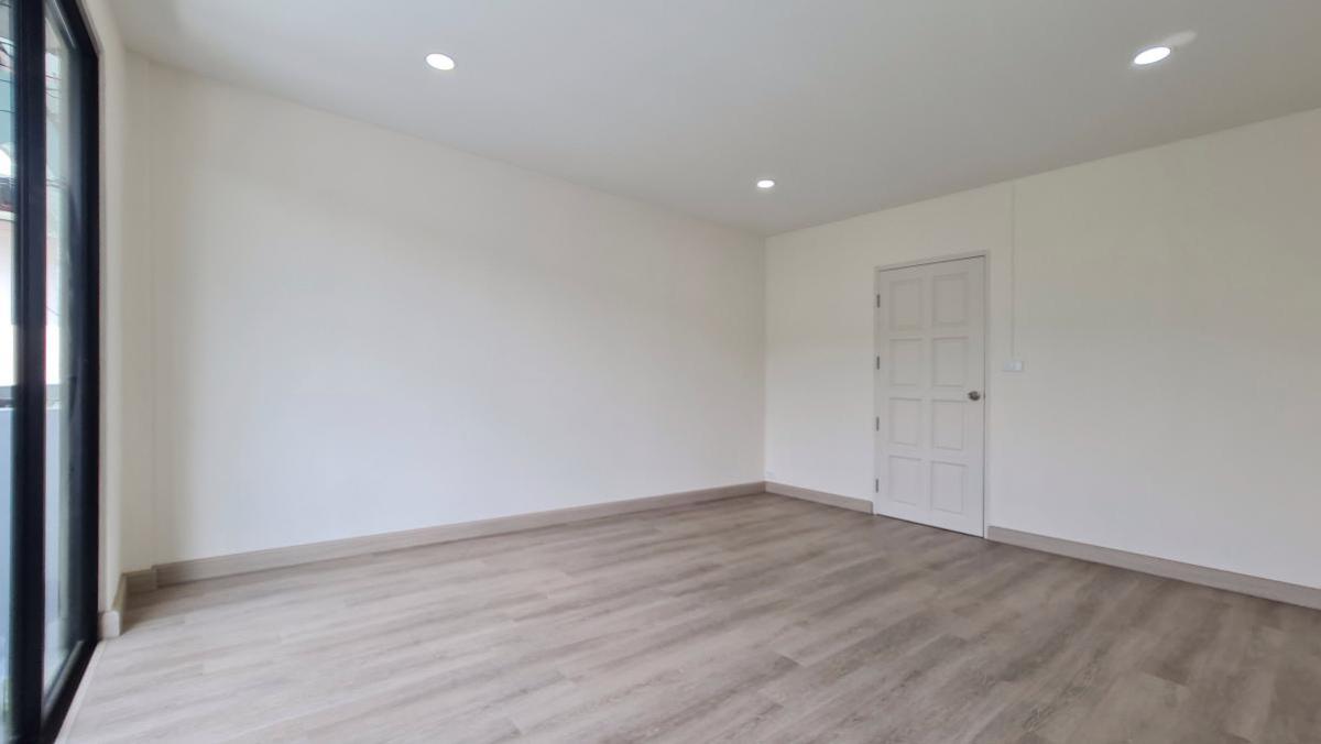 ขายทาวน์โฮมนนทบุรี บางใหญ่ บางบัวทอง : ขายทาวน์เฮ้าส์/ทาวน์โฮม  หมู่บ้านตะวันนา รีโนเวทใหม่ บางกระสอ เมืองนนทบุรี นนทบุรี CX-135059