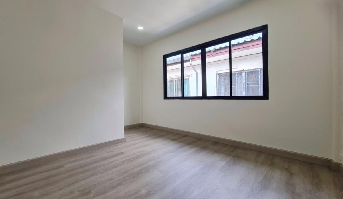 ขายทาวน์โฮมนนทบุรี บางใหญ่ บางบัวทอง : ขายทาวน์เฮ้าส์/ทาวน์โฮม  หมู่บ้านตะวันนา รีโนเวทใหม่ บางกระสอ เมืองนนทบุรี นนทบุรี CX-135059