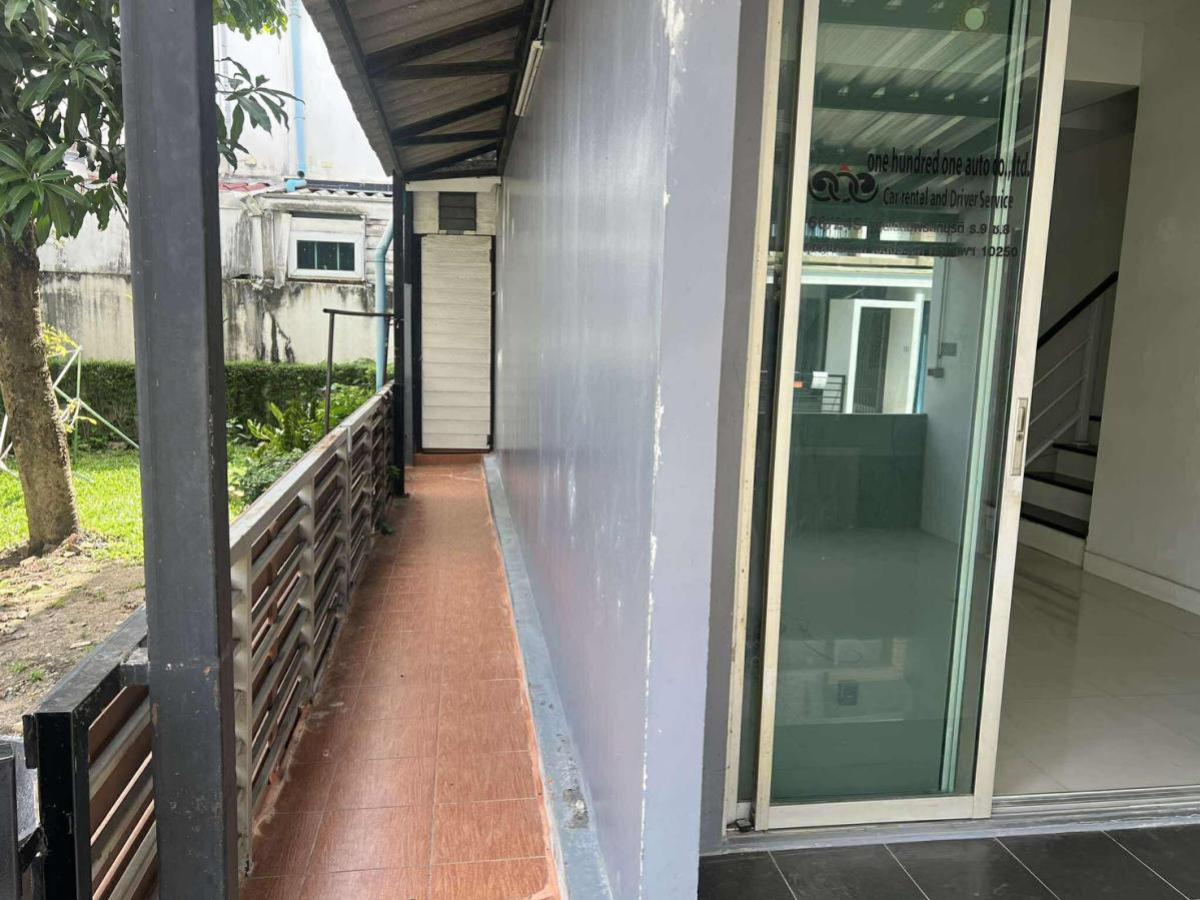 ขายทาวน์โฮมลาดกระบัง สุวรรณภูมิ : ขายทาวน์เฮ้าส์/ทาวน์โฮม  เดอะ คอนเนค อ่อนนุช 2 ประเวศ เขต ลาดกระบัง กรุงเทพ CX-135044