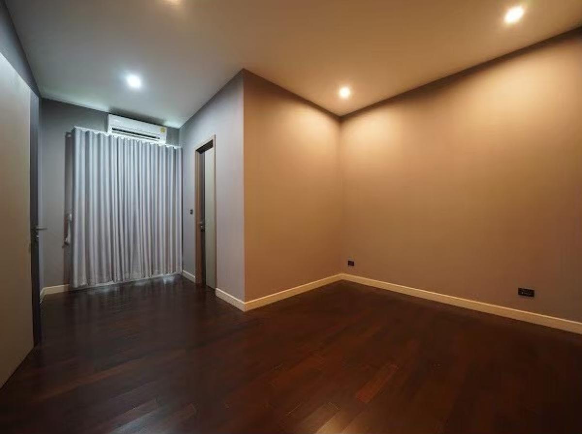 ขายทาวน์โฮมลาดพร้าว เซ็นทรัลลาดพร้าว : ขายบ้าน  ดิ เอท จตุจักร - รัชดา ห้องมุม หน้ากว้าง จอมพล  เขต จตุจักร กรุงเทพ CX-134977