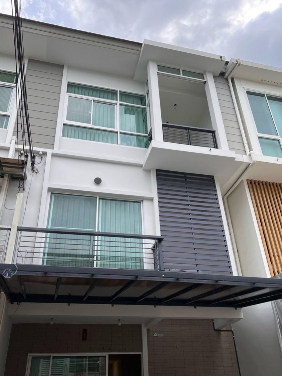 ขายทาวน์โฮมลาดกระบัง สุวรรณภูมิ : ขายทาวน์เฮ้าส์/ทาวน์โฮม  เดอะ เมทโทร พระราม 9 ประเวศ เขต ประเวศ กรุงเทพ CX-134918